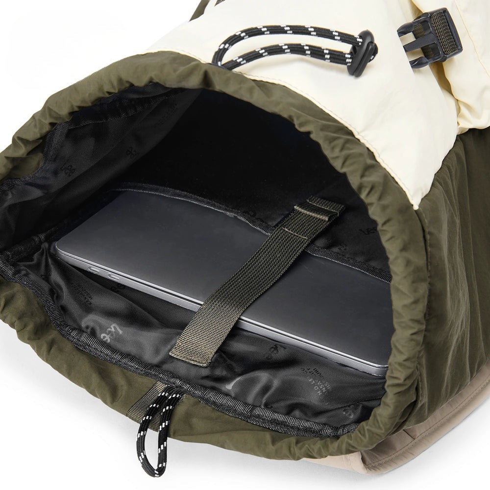 LEE Waterproof Lightweight Laptop Backpack 35L LEE Waterproof Lightweight Laptop Backpack 35L